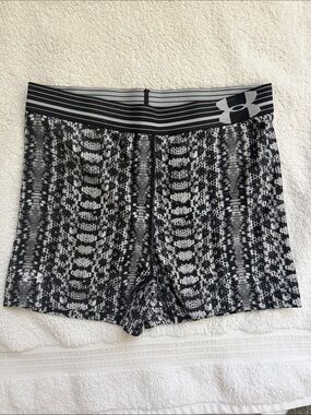 Under Armour Women's Black & Gray Patterned Training Bike Shorts